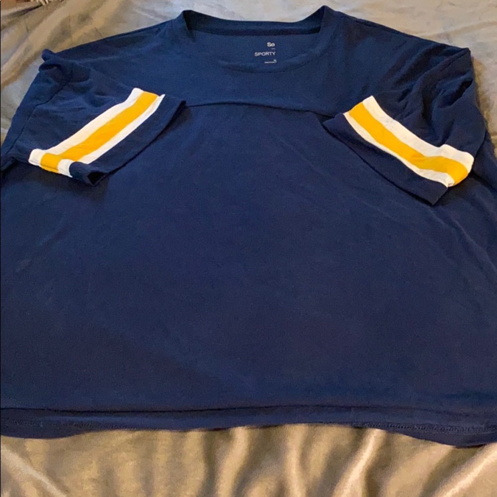 Sporty loose top